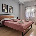 George Apartment In Nea Chora