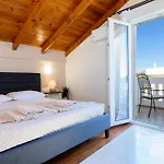 Marianthi\'S Maisonette