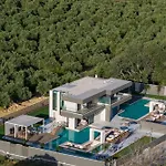 Elinor Villa