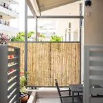 Clio - Newly Renovated Home With Parking