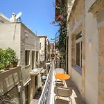 Amelia Luxury Suites Old Town