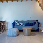 Τhemis House