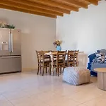 Τhemis House