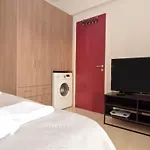 Central Corner Flat