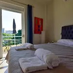 Central Corner Flat