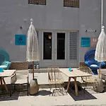 Nyx Chic Manor Hotel