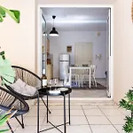 Easy Living City Apartment