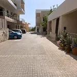 Maisonette With Exclusive Private Parking
