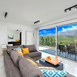 Luminosa Luxury Villa
