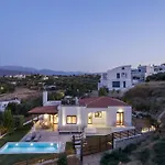 Villa Wisdom - Elegant & Homely With Pool, Galatas