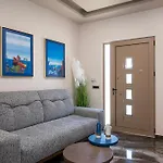 Cozy Rena Luxury Apartment