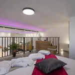 Suite Dreams I
