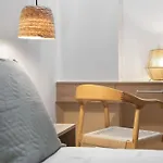 Leo Apartment