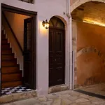 Sundial Lodge