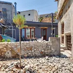 Skiff - Transformed Studio On The Water\'S Edge