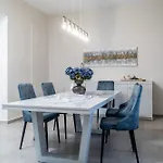 Villa Emily In Countryside