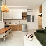 Alma & Nina Apt