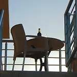 Comfy Beachfront Litinas Casa With Seaview