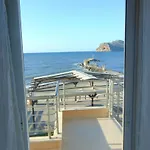 Comfy Beachfront Litinas Casa With Seaview