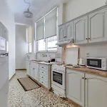 Samouil Apartment Steps From The Beach