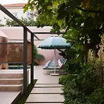 Domus Blanc Boutique Hotel
