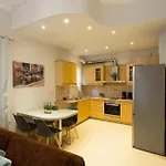 Eleni Apartments
