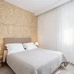 Amelia Luxury Living Mantaka