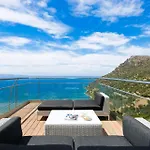 Beachfront Ravdoucha Epavlis Eleni Villa - Pool, Hot Tub, Gym, Sauna, Private Parking, Wifi