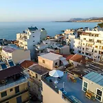 Ivy\'S Leaves, Value Flat In The Inner Chania City