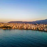 Ivy\'S Leaves, Value Flat In The Inner Chania City
