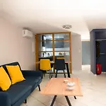 Roptron City Center Apartment