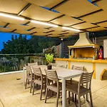 Chris Apartment With Private Ecologic Pool And Kid\'S Playground!