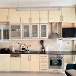 Little Central Apartment-1Min Walk From Everywhere