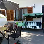 Anna\'S Garden House