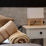 Enetiko Rooms