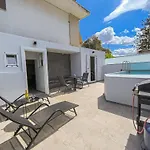 Comfy Apartment With Small Private Pool, Fiber Internet And Private Parking