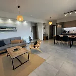 Zonapartments B Sea View- City Center