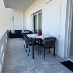 Christina_Apt