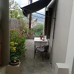 Πλήρως Ανακαινισμένη Μονοκατοικία.
