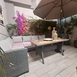 Rika\'S Luxury Seaside Apartment