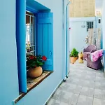 Cosmopolitan House