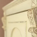 Efi\'S House