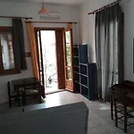 Fidias Apartments