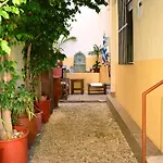 Stoa Rooms