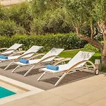 Villa Breeze