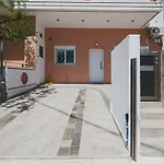 Spacious Home With Parking