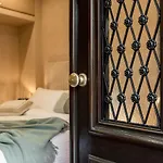 J&G Suites
