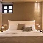 J&G Suites