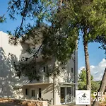 Nikis Dream Comfy Apartments