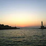 Cozy One-Bedroom Apartment In Halepa, Chania